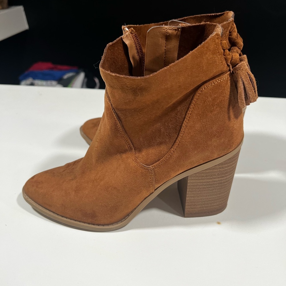 Heeled booties